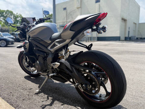2021 Triumph Street Triple RS