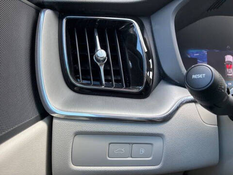 2025 Volvo XC60 T8 Plus Dark Theme