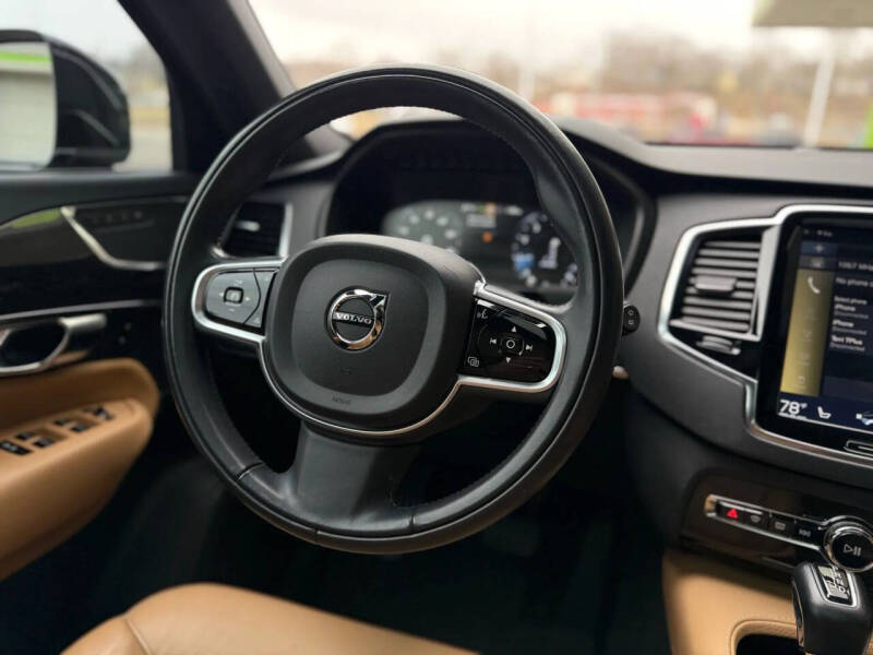 2018 Volvo XC90 T6 Momentum