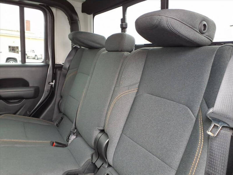 2024 Jeep Gladiator NightHawk