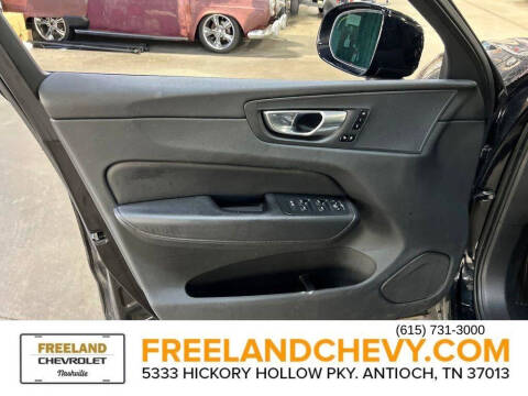 2023 Volvo XC60 B5 Plus Dark Theme