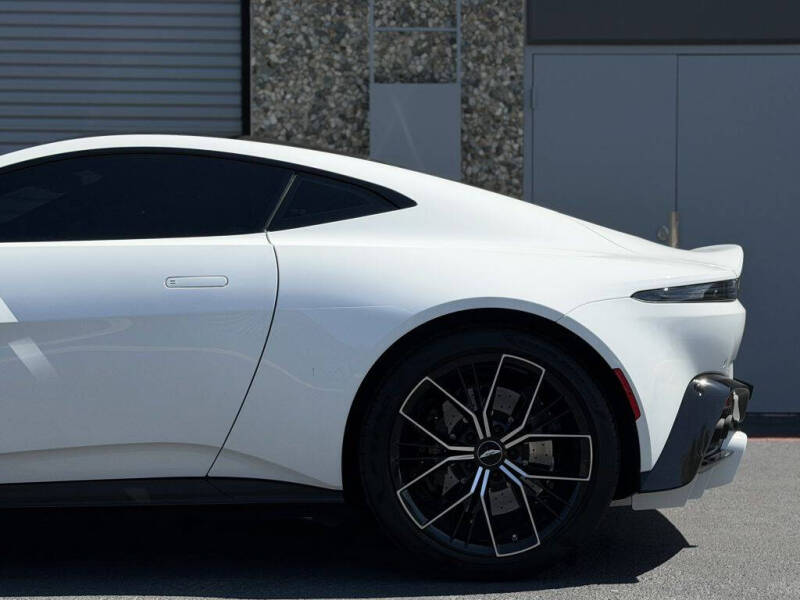 2022 Aston Martin Vantage