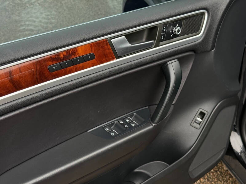 2012 Volkswagen Touareg Hybrid