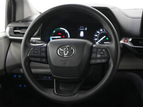 2024 Toyota Sienna LE 8-Passenger