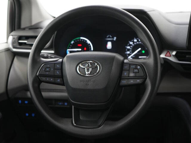 2024 Toyota Sienna LE 8-Passenger