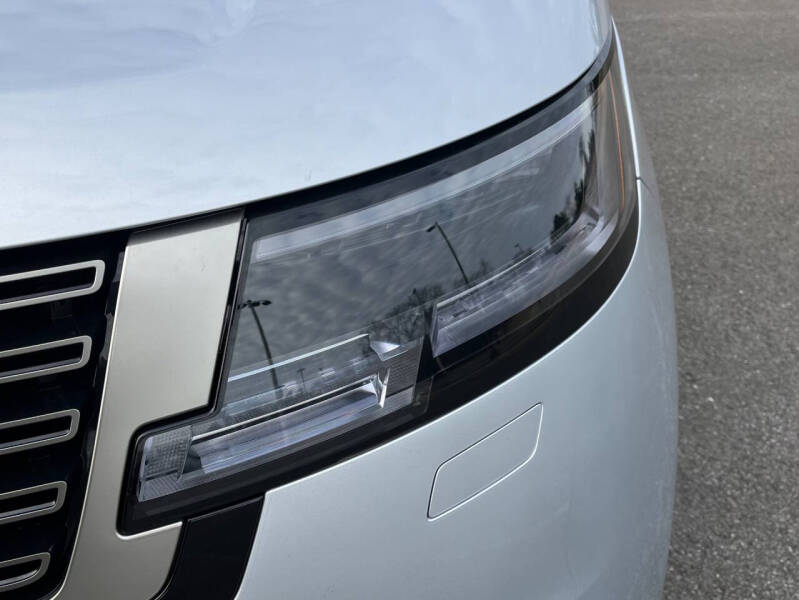 2025 Land Rover Range Rover P400 SE