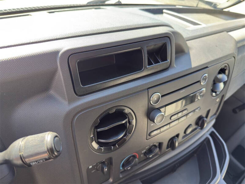 2013 Ford E-Series E-350 SD