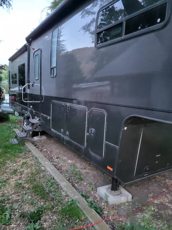 2012 Dynamax Trilogy