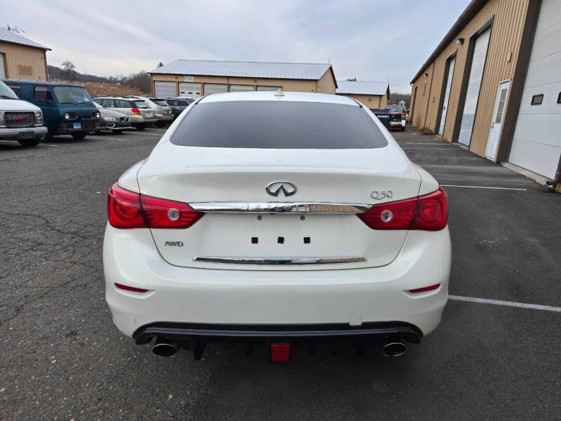 2015 Infiniti Q50 Premium