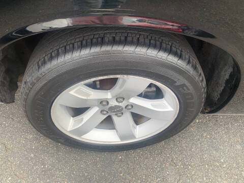 2013 Dodge Challenger SXT Plus