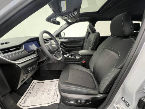 2025 Jeep Grand Cherokee Laredo X