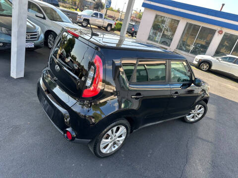 2016 Kia Soul +