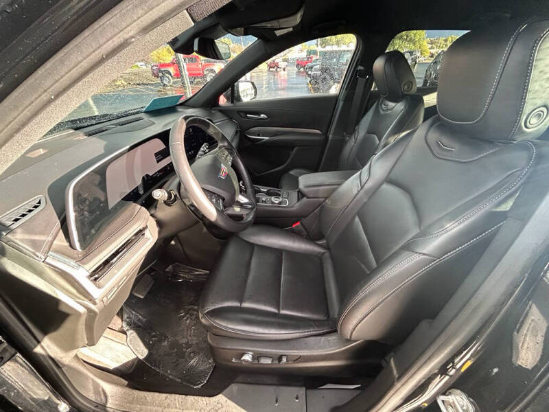 2024 Cadillac XT4 Premium Luxury