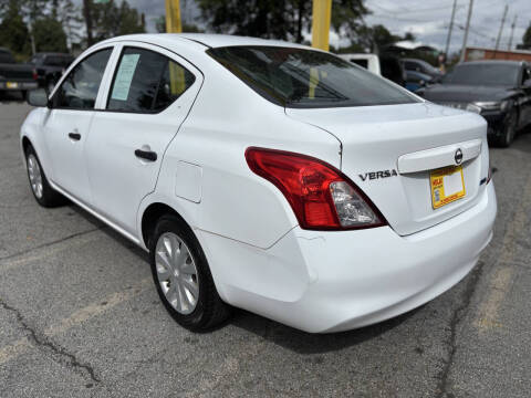 2012 Nissan Versa 1.6 SV