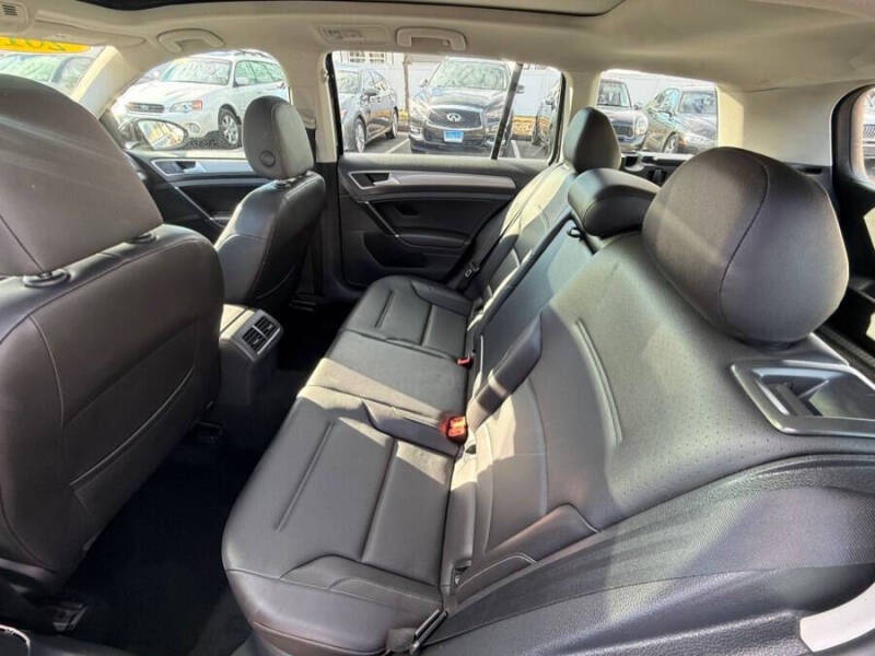 2016 Volkswagen Golf SportWagen TSI Limited Edition