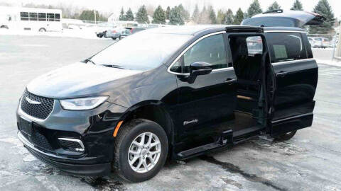 2024 Chrysler Pacifica Touring