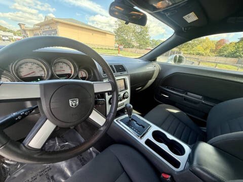 2009 Dodge Challenger SE