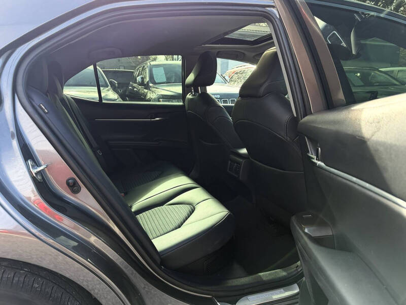 2023 Toyota Camry Hybrid SE