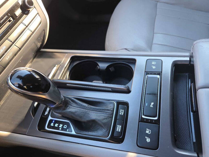 2015 Hyundai Genesis