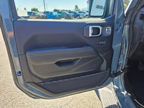 2025 Jeep Gladiator High Tide