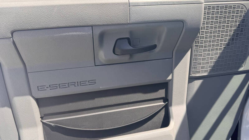 2011 Ford E-Series E-350 SD XLT