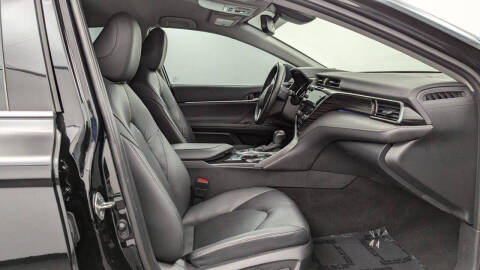 2020 Toyota Camry Hybrid XLE