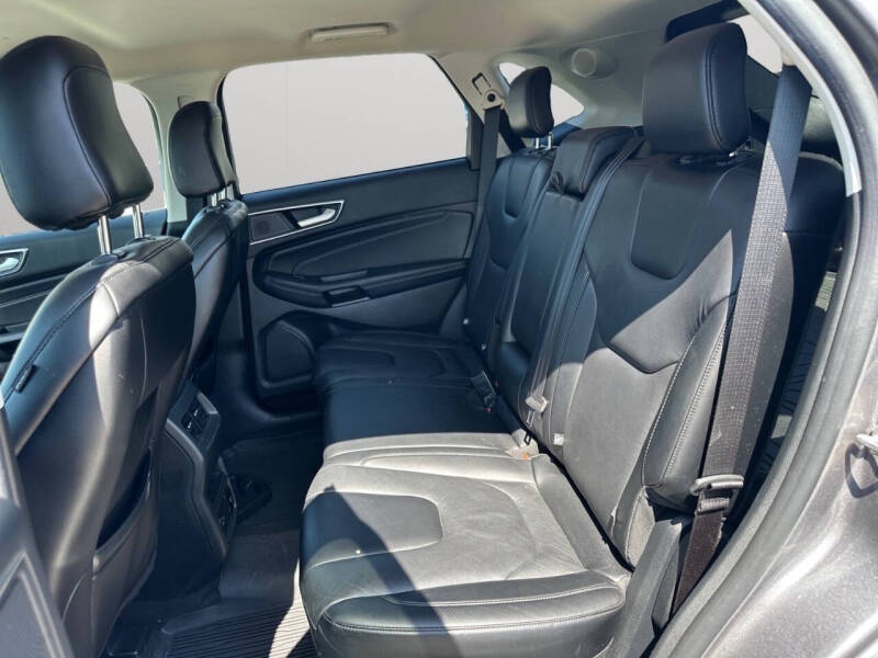 2021 Ford Edge Titanium