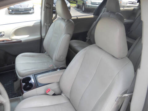 2012 Toyota Sienna XLE 7-Passenger