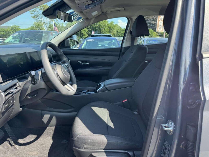 2025 Hyundai Tucson SE