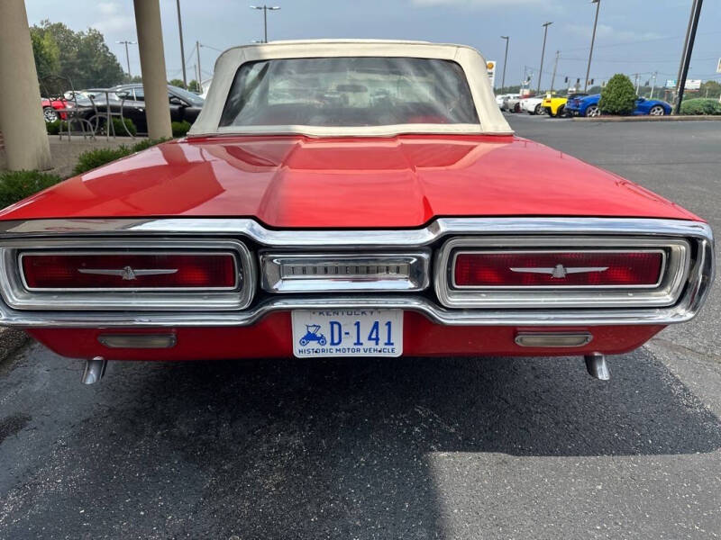1964 Ford Thunderbird