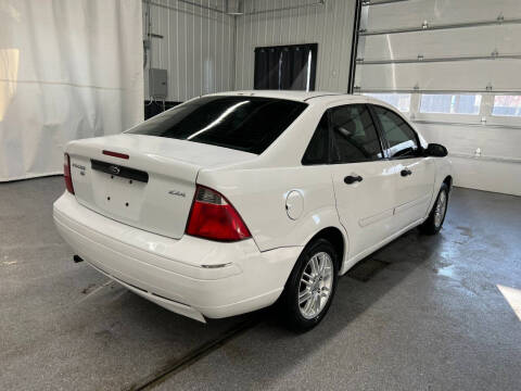 2005 Ford Focus ZX4 SE