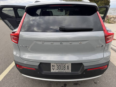 2024 Volvo XC40 B5 Plus Bright Theme