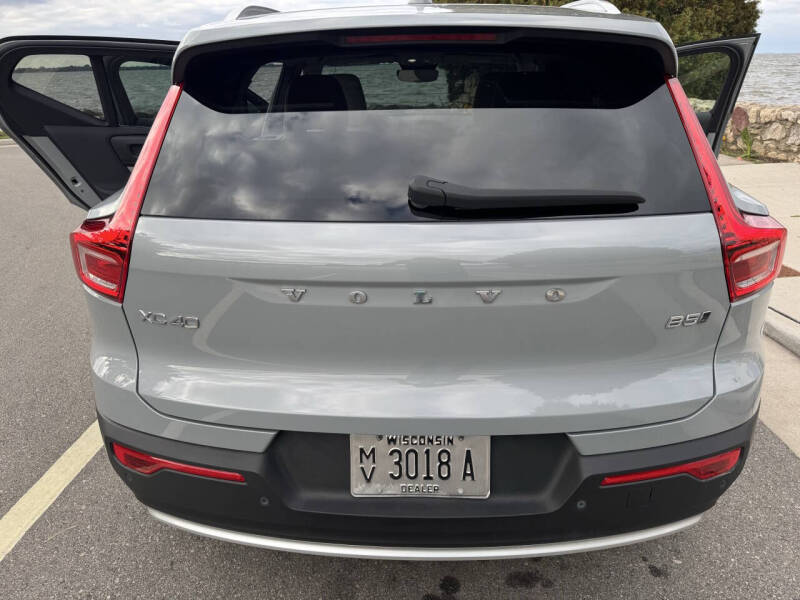 2024 Volvo XC40 B5 Plus Bright Theme