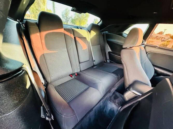 2018 Dodge Challenger SXT Plus