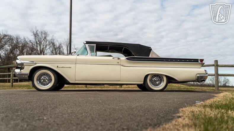 1957 Mercury Monterey
