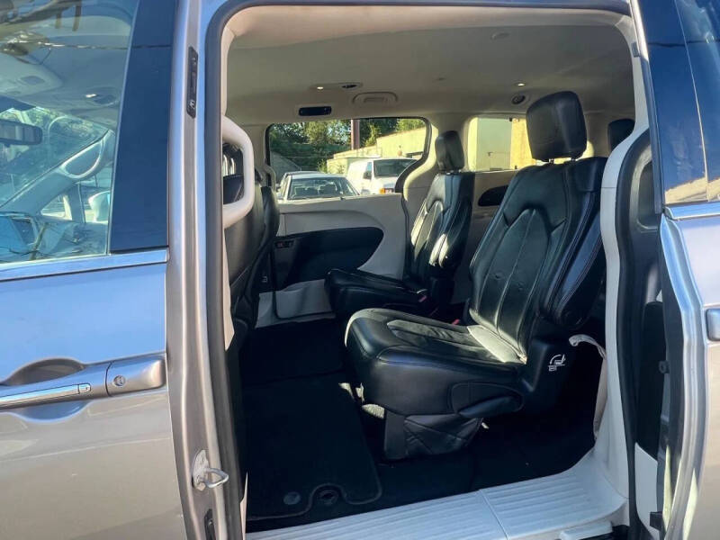 2018 Chrysler Pacifica Touring L