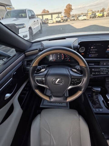 2024 Lexus ES 300h Luxury