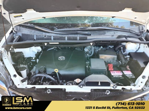 2020 Toyota Sienna SE Premium 8-Passenger