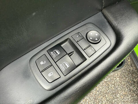 2017 Dodge Challenger 392 HEMI Scat Pack Shaker