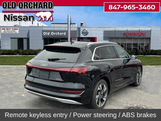 2022 Audi e-tron quattro Premium