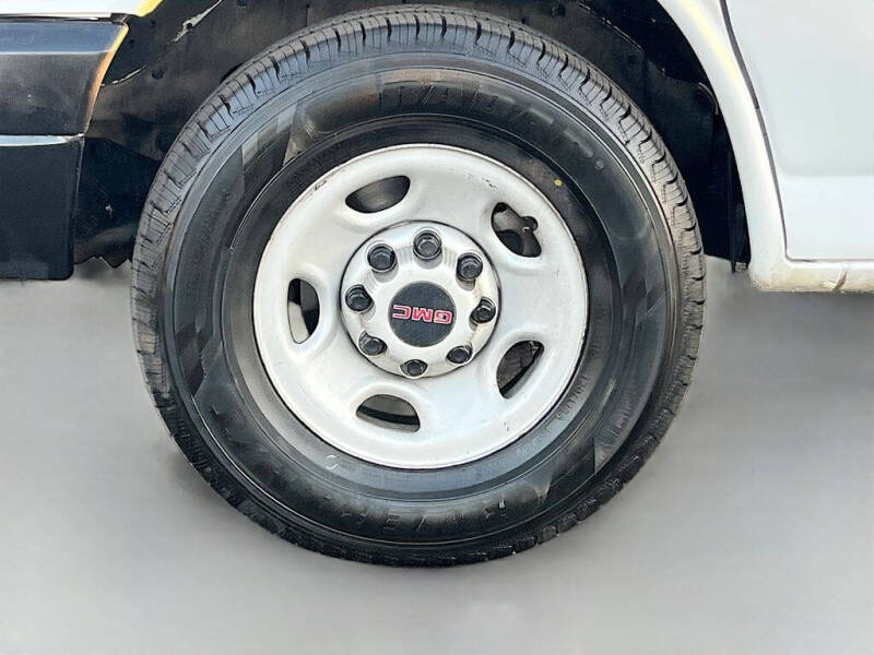 2022 GMC Savana 2500