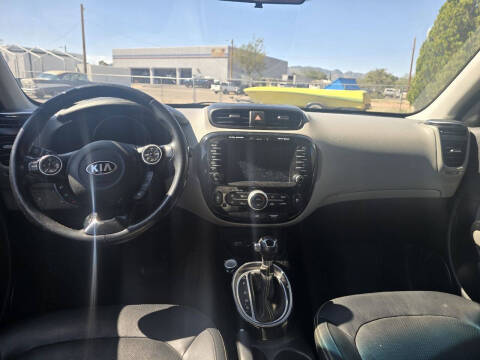2016 Kia Soul +