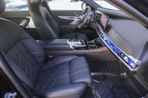 2025 BMW 7 Series 750e xDrive