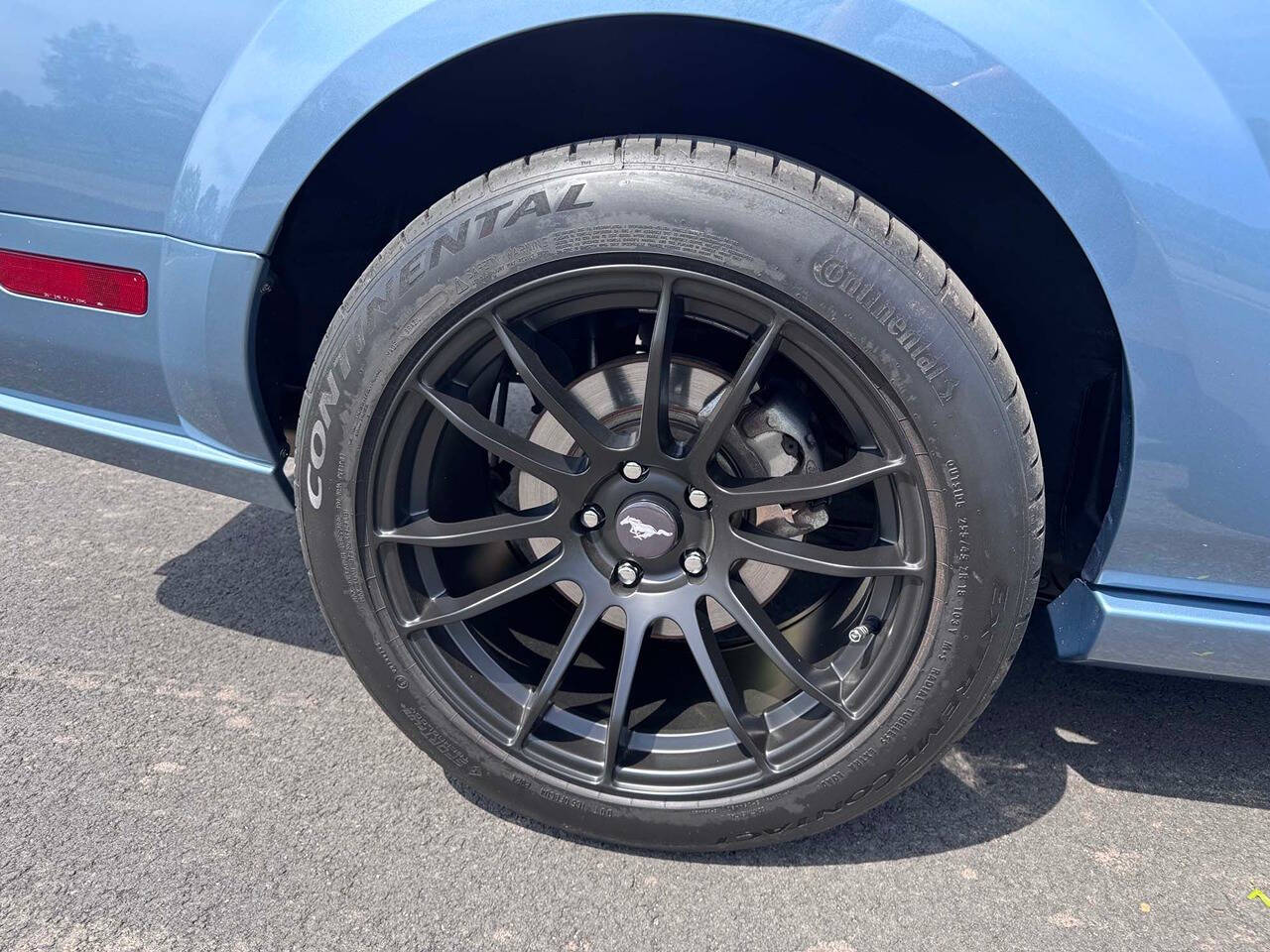 2007 Ford Mustang 33