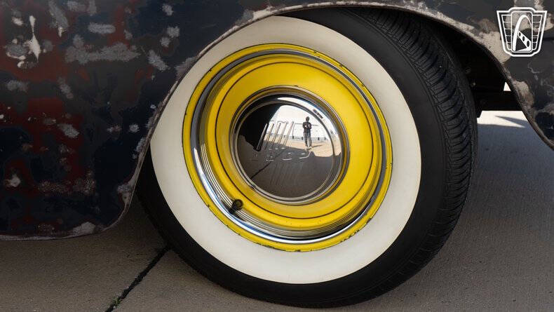 1946 Ford Super Deluxe