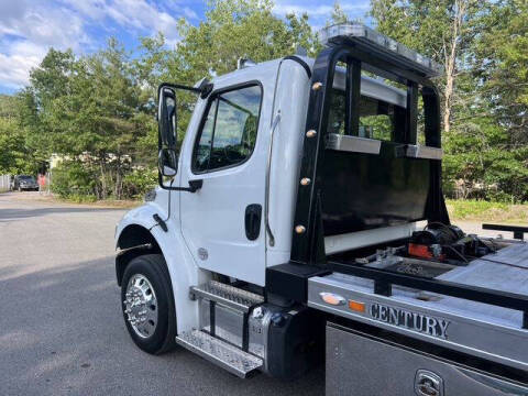 2022 Freightliner M2 106