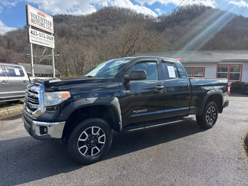 2016 Toyota Tundra SR5's photo