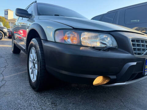 2004 Volvo XC70