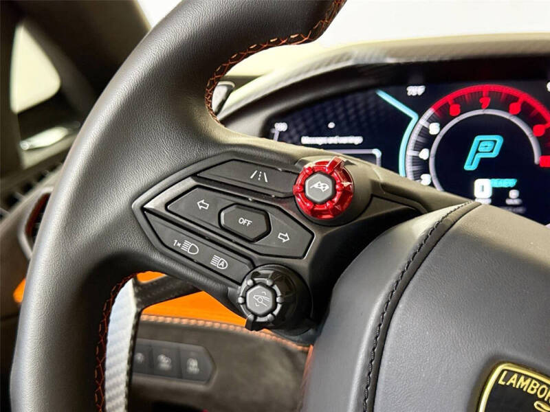 2024 Lamborghini Revuelto