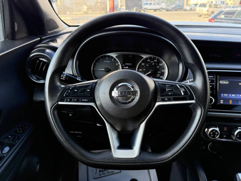 2020 Nissan Kicks S
